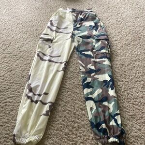 Two tone army print pants